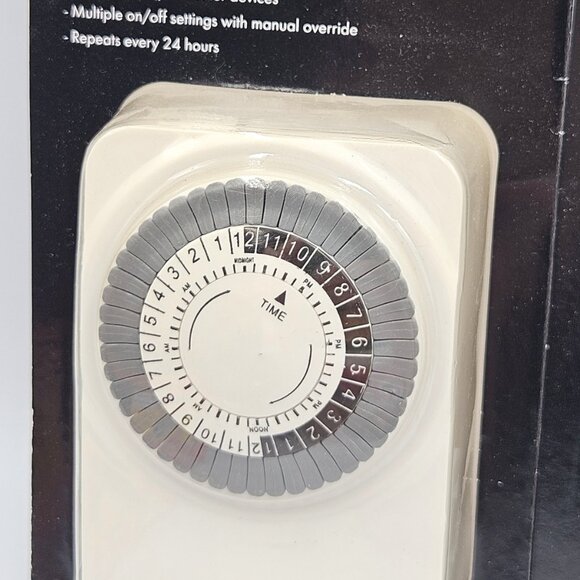 Lot Of 2 New Living Solutions Dual Outlet 24 Hour Timer For 2 Prong Plug Outlet - Picture 2 of 6